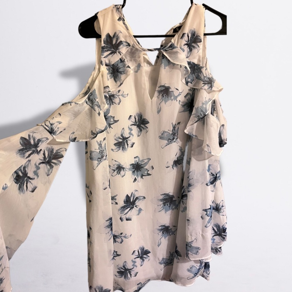 Dress cut out shoulder